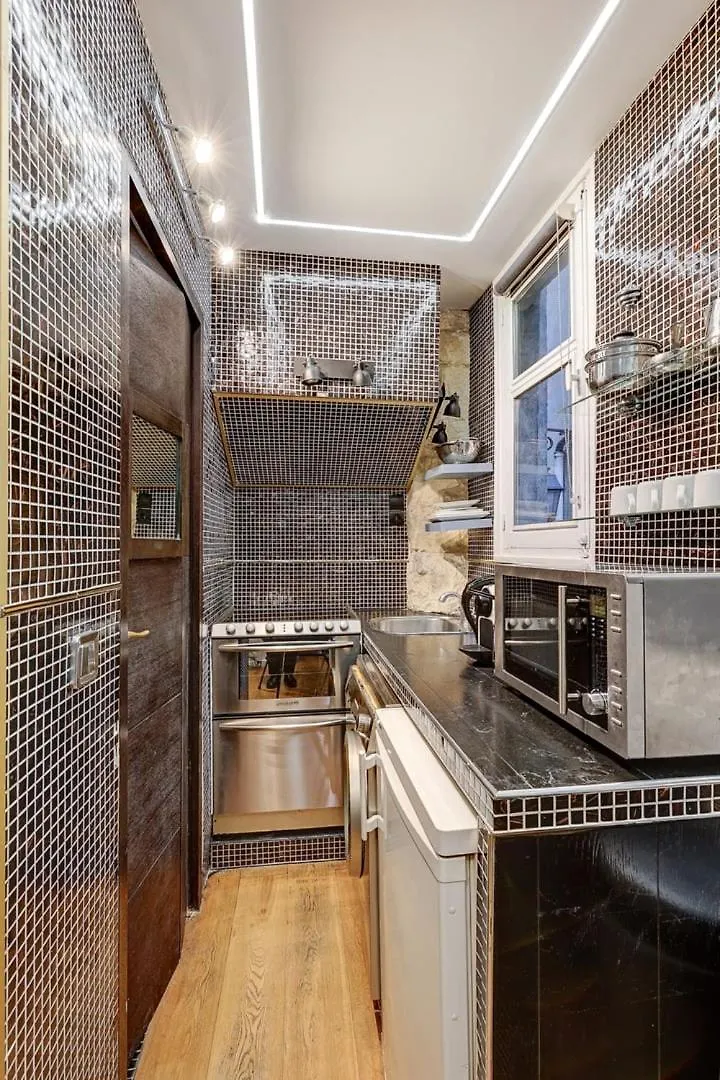 668 Sarah - Superb In Apartment Paris