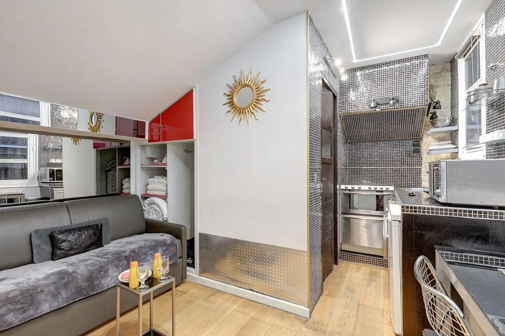 668 Sarah - Superb In Apartment Paris